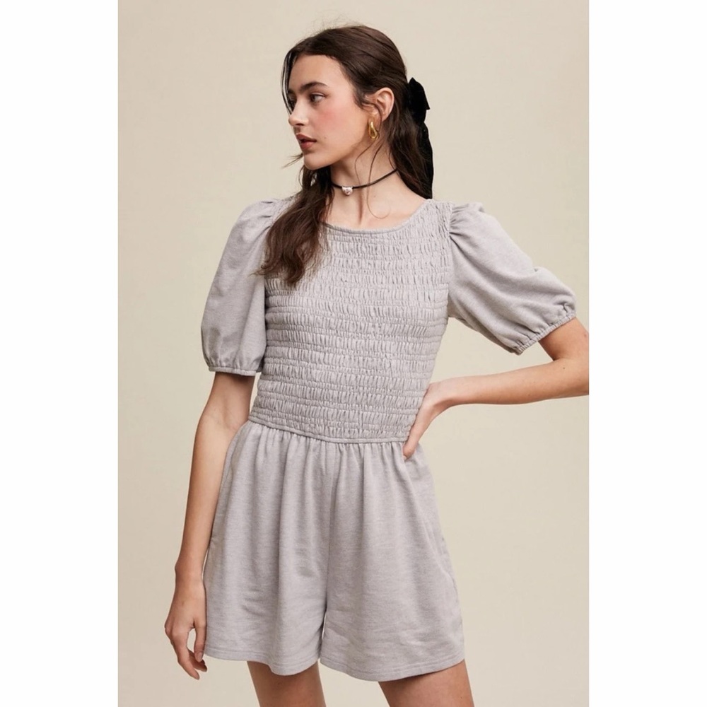 NWT Listicle Smocked Puff Sleeve Romper - Heather Grey